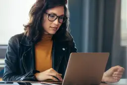 Czy renta wlicza się do stażu pracy? Sprawdź, co musisz wiedzieć