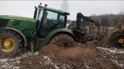 Traktory w błocie: Zawody, wyzwania i jak sobie radzić w trudnych warunkach