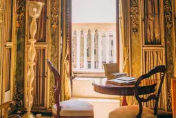 Ca' Sagredo: Lusso Storico sul Canal Grande | Guida Completa