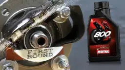 Motul 800: Przewodnik po wyczynowym oleju 2T. Off-Road czy Racing?
