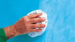 Jak usunąć tynk dekoracyjny - skuteczne metody i cenne porady