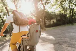 Jaki rower do jazdy z dzieckiem w foteliku? Wybierz bezpieczny model