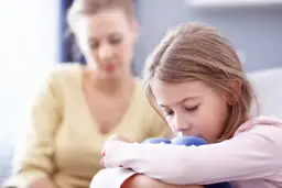 Co przysługuje samotnej matce? Prawa, świadczenia i pomoc finansowa