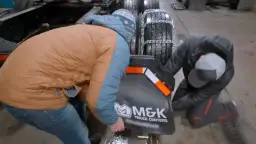 Jak założyć łańcuchy na koła w ciężarówce i uniknąć problemów zimą