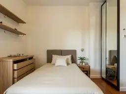 Jak urządzić małą sypialnię: 7 trików na optyczne powiększenie przestrzeni