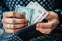 Ile zarabiają Turcy w hotelach? Zaskakujące różnice w wynagrodzeniach