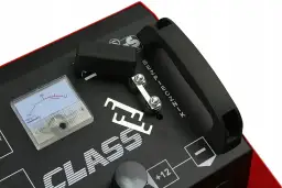 Jak wybrać prostownik z rozruchem do ciągnika? Ekspert radzi