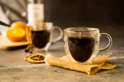 Jak podgrzać piwo do grzańca, aby nie stracić smaku i aromatu