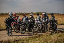 Enduro jak zacząć: kluczowe wskazówki dla początkujących motocyklistów