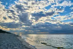 Stegna do morza: odległość, czas dojazdu i najlepsze trasy do plaży