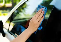 Czy można woskować szyby w samochodzie? Odkryj zalety i wady