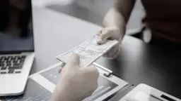 Ile zarabia kierowca ciężarówki w Polsce? Realne stawki 2024