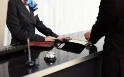 Nocleg jaki VAT: Jak uniknąć wysokich stawek za usługi noclegowe