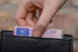 Czy na 50cc trzeba mieć prawo jazdy? Sprawdź ważne informacje