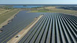 Farma elektrowni słonecznych: jak inwestycje zmieniają Polskę i Europę