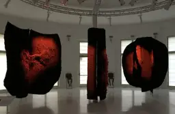 Rzeźby Marii Jaremy: odkryj niezwykłe dzieła i ich znaczenie w sztuce