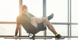 Jak się rolowac po treningu, aby uniknąć bólu i przyspieszyć regenerację