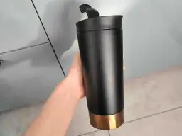 Jak wyczyścić termos po herbacie i pozbyć się nieprzyjemnych zapachów