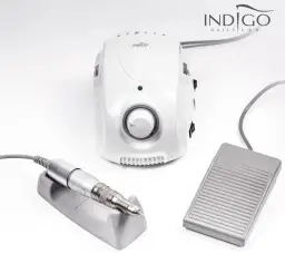 Frezarka do paznokci: Jaką wybrać do domu? Poradnik Blanki