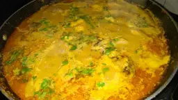 Curry: na co pomaga i kto powinien go unikać?