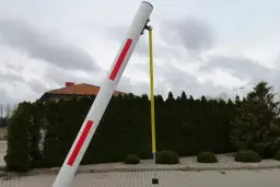 Jak zrobić szlaban na działkę - proste kroki i cenne wskazówki