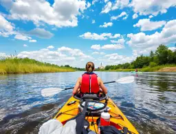 Kajakiem po Wiśle: Jak bezpiecznie zaplanować spływ?