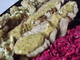 Ile piec polędwicę wieprzową, aby była soczysta i idealnie upieczona?