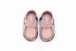 Buty rozmiar 19: Jak wybrać zdrowe pierwsze buciki dla dziewczynki?