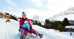 Gdzie na sanki z dzieckiem w Polsce? Bezpieczne miejsca i porady!