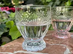 Eleganckie szklanki do napojów zimnych, które zachwycą Twoich gości