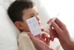 Co jeśli test na COVID jest pozytywny? Ważne kroki do podjęcia