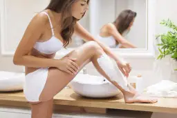 Sen o włosach na nogach – co oznacza i jak go interpretować?