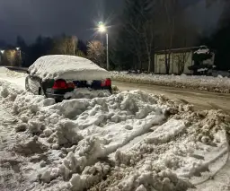 Czy chodnik należy do posesji? Obowiązki i kary dla właścicieli