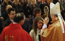 Ile trwa bierzmowanie? Poznaj czas trwania i ważne szczegóły ceremonii