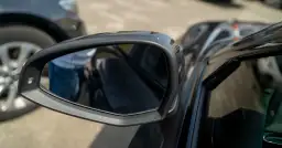 Prawidłowe ustawienie lusterek w samochodzie to klucz do bezpiecznej jazdy. Zobacz, jak to zrobić, by widzieć wszystko.