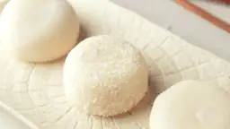 Jak smakuje mochi? Odkryj różnorodność smaków i tekstur tego przysmaku