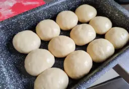 Jak podgrzać kluski na parze w piekarniku, aby nie były suche