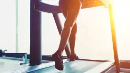 Jaką bieżnię kupić, by uniknąć błędów i cieszyć się treningiem?