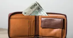 Czy zasiłek rehabilitacyjny wlicza się do emerytury? Sprawdź zasady