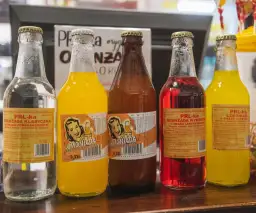 Nostalgiczne napoje lat 90, które pamiętasz z dzieciństwa