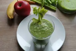 Koktajl z selera - zdrowy przepis na orzeźwiający napój pełen witamin