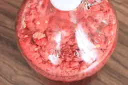 Jak zrobić wino z malin - prosty przepis, który zaskoczy smakiem