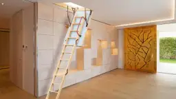 Jak przymocować schody do stropu - uniknij błędów montażowych