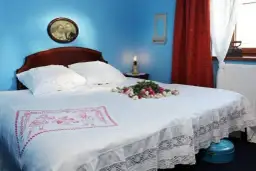 Jak poinformować gości weselnych o noclegu, by uniknąć chaosu?