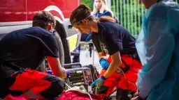 Jakie studia magisterskie po ratownictwie medycznym mogą zmienić Twoją karierę?