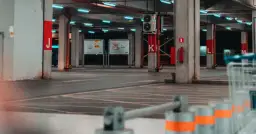 Jak łatwo i szybko zapłacić za parking na lotnisku: kompletny poradnik