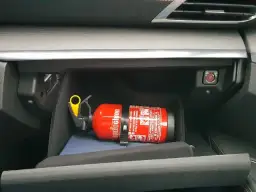 Jak zamontować gaśnicę w samochodzie, aby zapewnić bezpieczeństwo?