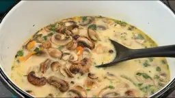 Jakie przyprawy do zupy pieczarkowej? Sekret wyrazistego smaku