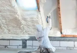 Piana PUR czy wełna? Wybierz najlepsze ocieplenie poddasza!