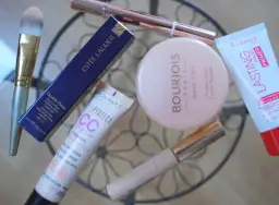 Bourjois 123 Perfect: Jak stosować, by ukryć cienie i zaczerwienienia?